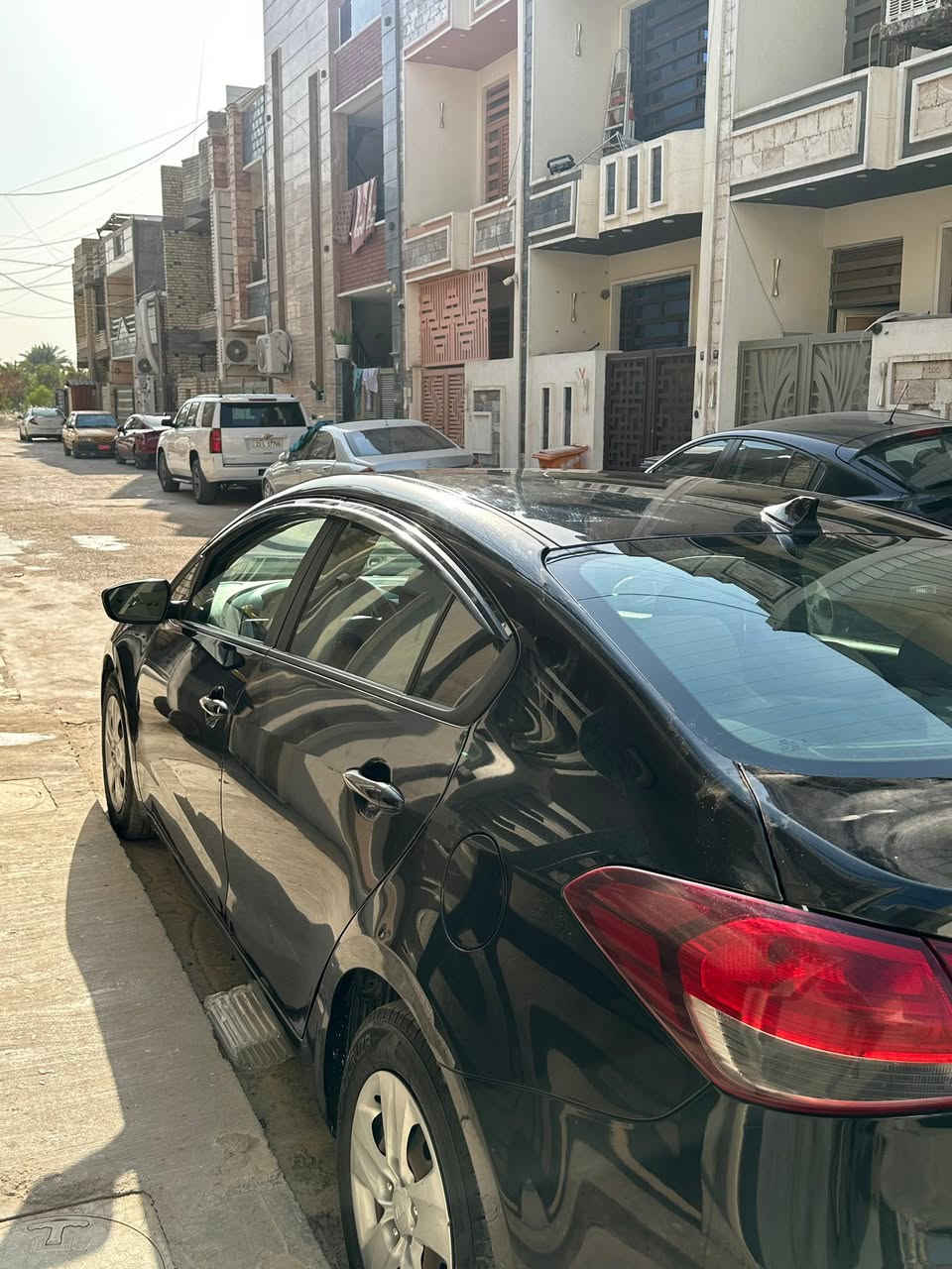 السلام عليكم 
كيا فورتي 2018 للبيع
 محرك 2000 دوش
 وارد امريكي 4 سلندر رقم سليمانية الجديد سنوية2030  السيارة ماشاءالله نظيفة محرك وكير بلاديات و الكير (AT) المرغوب وحادثها من امريكا بنيد فقط ومصبوغ نفسه.
وشبر بلچاملغ الخلفي بسبب ابو دراجه.
· شاشة اعطال بالدشبول
· شاشة جبيرة لمس
· منضومة زنون عالي عدسات  
السيارة نظيفة ماشية135 الف ميل حقيقي
 سعر115ورقه وبيها مجال حك الجيه للطيبين.
سيارة باسمي تحويل ثاني يوم
تفاصيل كامله بلمنشور بس الشراي يتصل رجاءً.
الموقع بغداد - الدورة.
تلفون:***********
