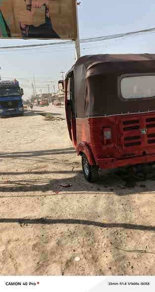 سلام عليكم تكتك مديل18 رقم وسنويه نكليزي بسمي مداور ثاني يوم 
تكتك نضيفه 
شادله لايت زنون 
ودوشمه عربيه
وشادله باب واحد مال 21 
وجادر جديد باتر جديد زوج تاير جديد
بيه مكينه مال 20 لاتنقص ولاتبخر  
تكتك نضيفه ومال جنايه 
اذا ماتعجبك اكلب المنشور 
سعر  3850 وبيه مجال حك جيه 
مكاني القاسم..الرقم ***********
