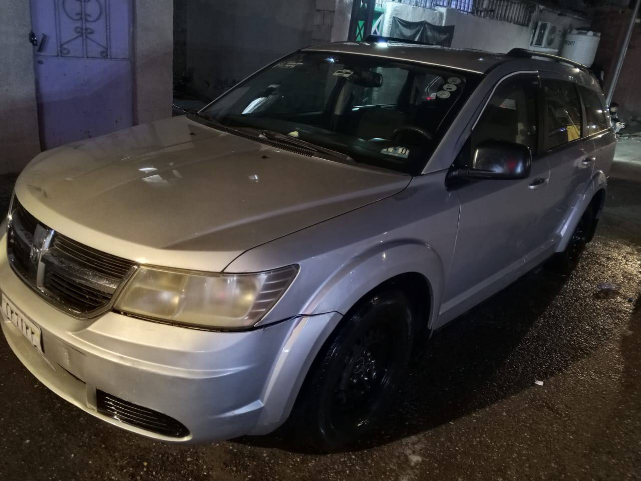 السلام عليكم من رخصة الادمن دوج جورني مديل 2010 محرك 2400 اربع قاصات للبيع او المراوس السياره حلوه ونظيفه يراد الها حداديه وبيها ترتيب كهرباء السعر90 وبيها مجال اي استفسار اتصال*********** متوفر واتس اب
