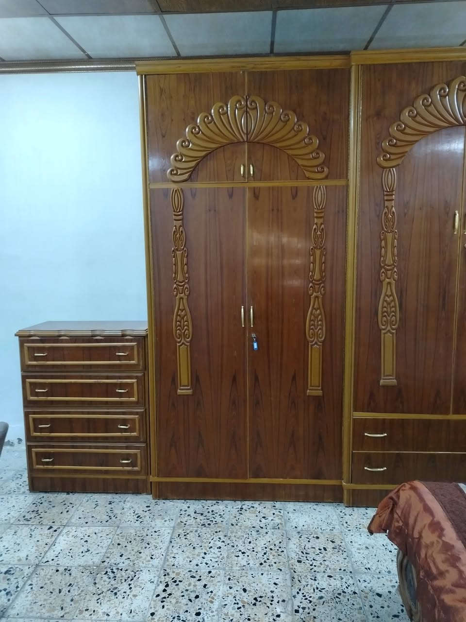 السلام عليكم
غرفه نوم جديده للبيع  السعر مليون و٣٠٠ وبيها مجال
التفاصيل:
غرفه جديده ونضيفه مابيها اي قشط خشب صاج وحيل حيل نضيفه 
للتواصل على الرقم {***********}
