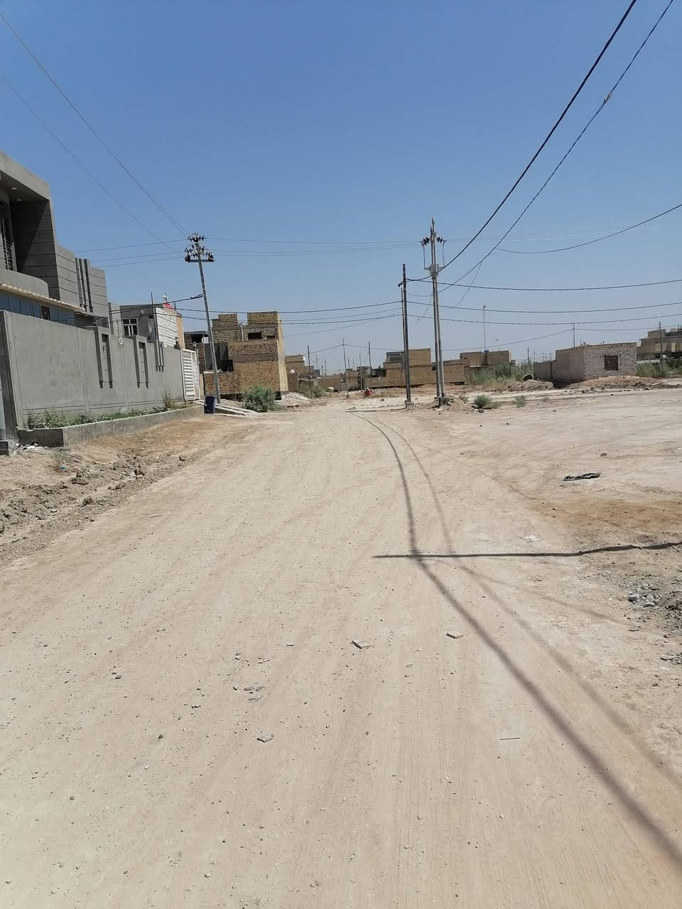 السلام عليكم
عرصه طابو صرف للبيع موقع هور الجبور مساحتها٣٠٠م توجد فضله أمامها وركن على شارعين بشارع الطاقه قبل المولده للاستفسار الاتصال على الرقم ***********
