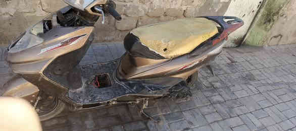 للبيع دراجه سكنس دراجه جاتت تشتغل فجئتن طفت ومالي خلك اصلح اني المهم ابيع كوم حديد تجي تحمل وتروح السعر 50قفل بدون عملة مكاني كربلاء حي النضال يم المستوصف للتصال *********** متواجد واتساب كذالك
