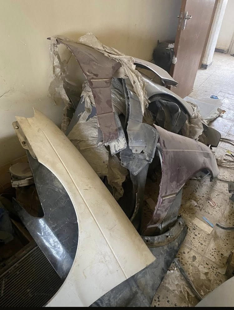 السلام عليكم متبقي اغراض حاوية بوب وصناديق ونواعم افانتي وريو وجامرلغات سيارات قديمة النترا سيفيا سوناتا عزيزي لايوجد محركات اوحدادية ملاحظة البيع الاغراض كلها ماابيع مفرد للاستفسار *********** بعقوبة
