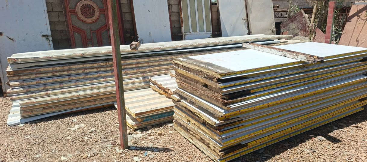 متوفر سندويج سقفي طول 6ونص و6 و4 
متوفر سندويج جداري طول 3 و3الا ربع 
العنوان العمارة الخدمي مال حي الرفاق 
***********
