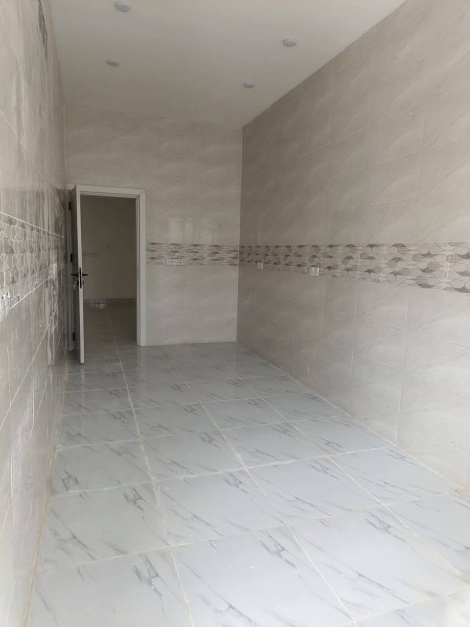 #اعلان 1946
دار120م للبيع #حي_النداء
قرب جامع حمد المفرجي
#طابقين
واجهه 6.5 طابو صرف
بناء صفر نضام دكت
طابو باسم شخص واحد 
#السعر 120 مليون مع المجال 
للاستفسار ***********
