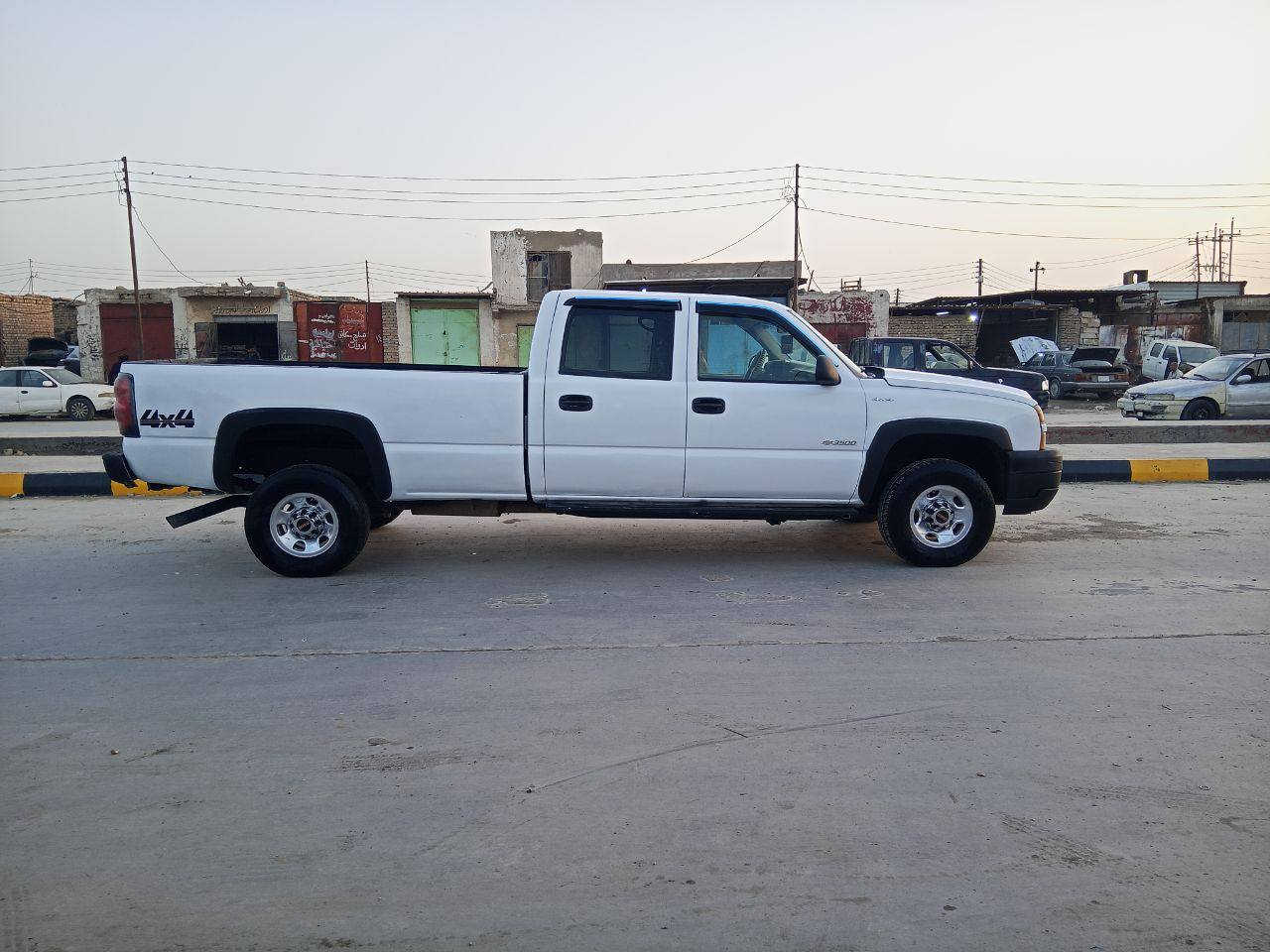 للبيع سلفادور فحل 8براغي  / مزاد وزارة الداخليه موديل 2006  بيه كتاب مزايدة تمشي بيه وين ماتريد سيارة جاهزة گير محرك    اسويلك وكالة ام الباركود   السعر 48 وبيه مجال  المكان ذي قار الرفاعي ***********
