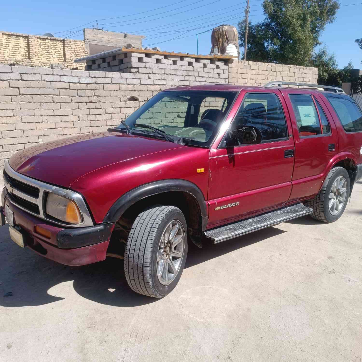 السلام عليكم شوفر بلايزر للبيع محور مكينة ففتي 3000 و اتكفل تحويل رقمة بغداد الشراي يتصل ع الرقم *********** العنوان الحمار
