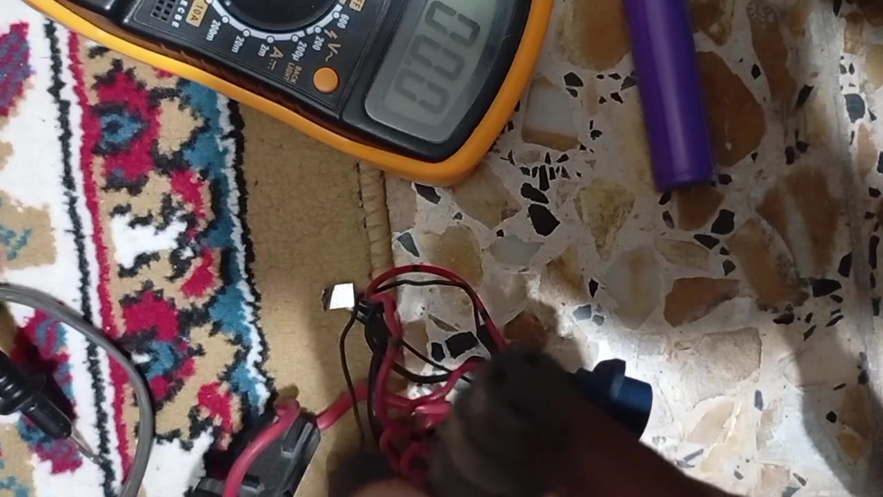 شاحن بايسكل  يجي ويا محول ٢٢٠ إلى ١١٠ فولت تشتغل على شحن بطاريات البايسكل تفاصيل بالمقطع سعر ٥٠ الف قفل محوله منفصل زائد شاحنه مال بايسكلات الاوربي شرط ياباني اصلي


**إذا كنت صاحب هذا الإعلان وتريد حذفه لأي سبب، رجاءا أرسل رسالة إلى الدعم الفني**