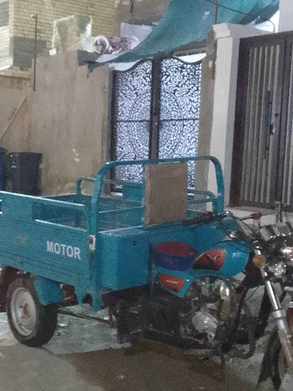 سلام عليكم
ستوته للبيع كامله مكمله عوزها بس سايق 
بيها ضربات بلبدي خفيفه اذا تخشبها تضيع 
مديل 23 
مكينه خرسه 
كهربائيات كلها شغاله ،السعر 2000 وبيها مجال للطيبين 
هاذ رقمي (***********) خابرني واني خادم
