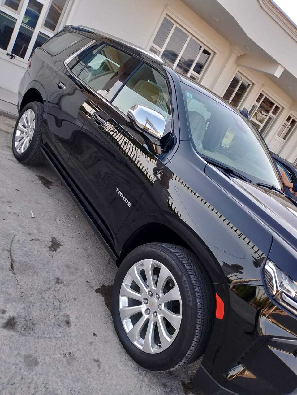 شيفروليت تاهو بريمير  2024 ( خـليـجـي )
مغلفه ppf برطاني اصلي   وبي ضمان 10سنوات 

الموديل :2024 ( خليجي )

اللون : اسود 

العداد :7000 

ضمان وكاله المنصور علامه سوداء ضوء القمر

السيارة كفالة عامة  بحالة الوكالة

حجم المحرك : 5300 Cc

عدد الاسطوانات : 8 اسطوانات ( 8 سلندر )

المواصفات : 

* سقف بانوراما 

* دخول ذكي للسياره 4 أبواب ( بصمه )

* المقاعد كهربائية تدفئة و تبريد

* مقصوره الركاب من الجلد الفاخر + مغلف لحماية الكشنات  + خشب ملكي 

* شاحن وايرلس لاسلكي

* ويل 22 انج

* نظام الرؤيه : 5 كامرات رؤيه شامله ( BIRD VIEW )

* نظام التعليق مستقل

* كشنات ميموري خزن

* نظام الصوت BOSE سماعات عدد 10

* دوسات كهرباء + اناره LED

* نظام سحب مقطوره تحكم كامل + كامرة لرؤية المطوره

* نظام جكات

السياره مفروشه بالكامل منالداخل 

السيارة رقم بغداد الدولي بسمي تحويل

رقم صاحب سيارة ***********

السعر 670بيه مجال مكان الانبار غير متواجد ع الفيس
