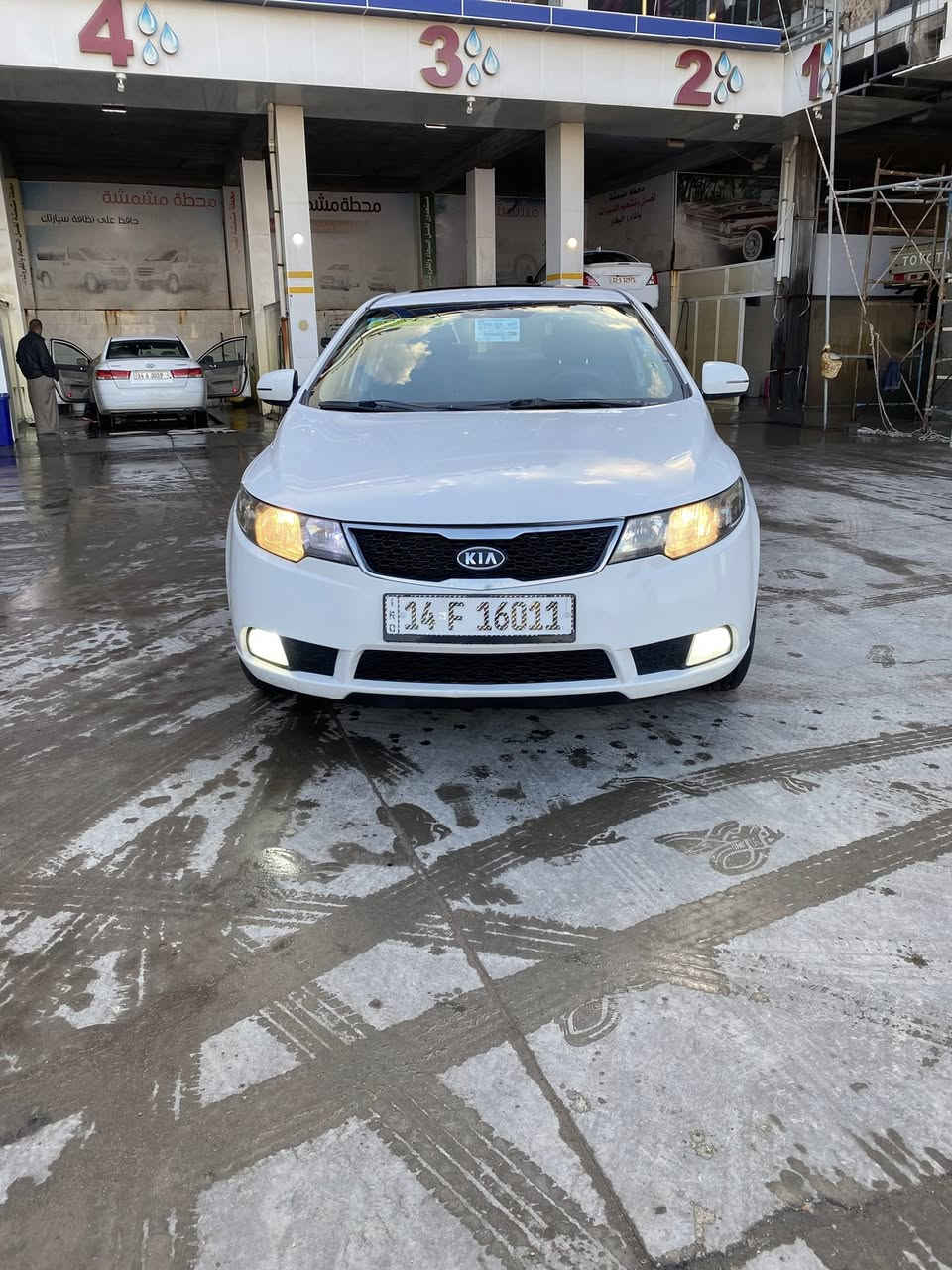 سلام عليكم  وارد خليجي سيراتو مديل 2011 سياره مكفوله ضربه تبديل صبغ قطعتين فقط مكينه 1600 مكفوله سياره فول مواصفات تنته اشاير بل مرايه مرايات شفط حساسات خلفيه كامره دواخل لونين رقم بصره صاعده هزه سنويه 2030  رقم جديد  تخم تاير وحداديه  جديده سعر 98 مجال بسيط رقم الهاتف ***********
