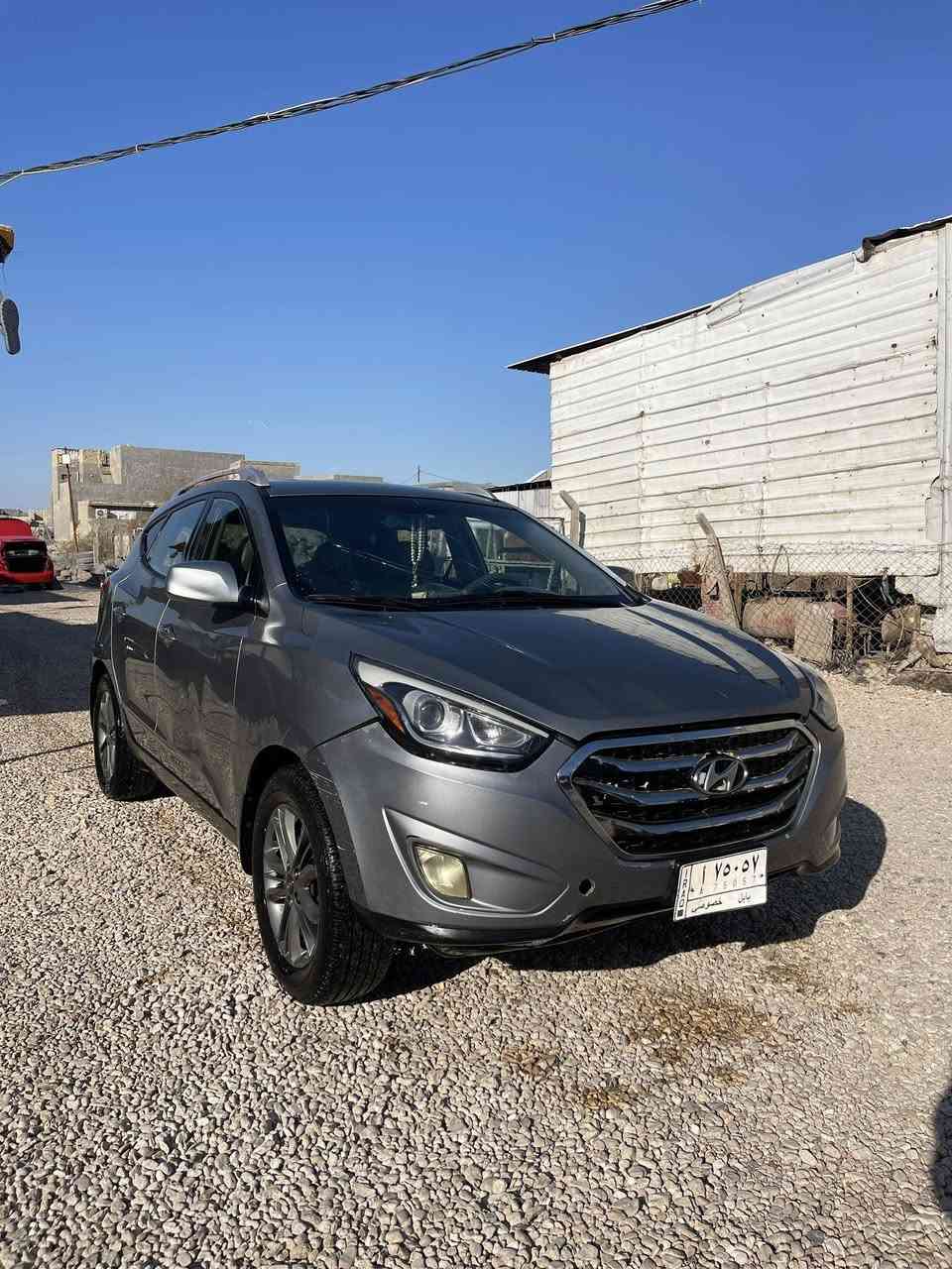 السلام عليكم توكسان أمريكي موديل 15 حادث بجم البنيد نفسه راجع مع تبديل جاملاغات إضافه بيه طخه باب الصدر موضحة ب الصور ماشية 90الف كيلو مكينه 2400gdi
رقم بابل ومكانه بابل مداور ثاني يوم سعره 130 وبي مجال رقم الهاتف ***********
