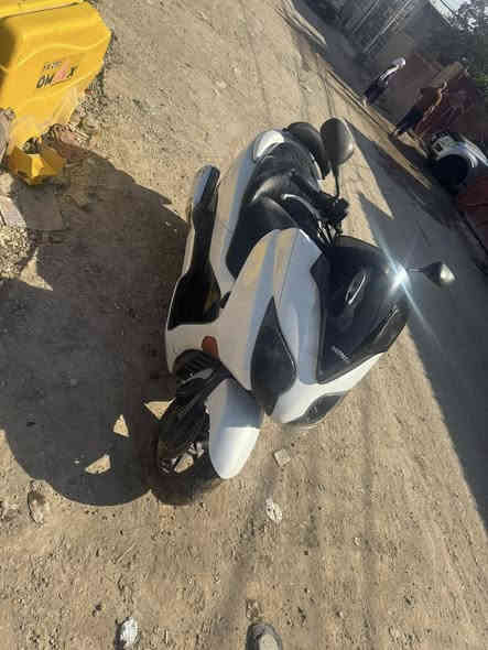 السلام عليكم شباب دراجه فورزه صفر عشرة دراجه مكفولة كير محرك كهربائيات كله شغال ومكفول نضافه كدامك بيع مستعجل بمليون و600ومجالهة قليل شراي خابرني لاتراسلني وتشلع كلبي كلشي ذاكرة مكان بغداد ***********
