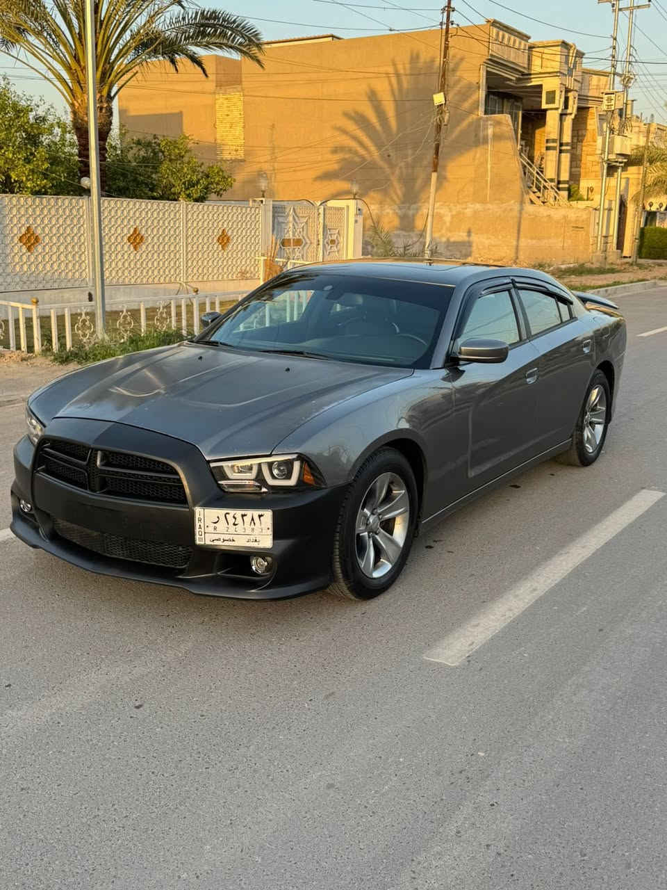 السلام عليكم دوج تشارجر 2012 استخدام شخصي
اللون فيلي
السيارة داخلة كلين بدون ايرباك 
محرك ٣.٦   ٦ سلندر 
كير طيارة
فتحة سقف
دعاميات srt 
شاشة جبيرة
ستيرن كهرباء
تدفئة كشنات امامي خلفي 
تدفئة و تبريد اكواب (گلاصات)
كشن السايق كهرباء وخزن ميموري
كشن الصدر كهرباء 
نقطة عمياء
شاشة اعطال 
السيارة عليها منظومة لايتات زنون كلش قوية 
السيارة مبدل بنيد وبيبان خلفية ثنين اثر شخوط بدون حادث والبيبان البلادية موجودة 
السعر 150 وبيها مجال 
عنوان السيارة بغداد 
***********

