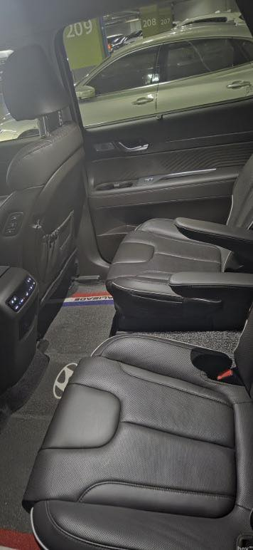 رقم 8️⃣

🚙 هيونداي بليسايد 2024 🚙

تدخل على كتاب ذوي الشهداء✅ او حجز مسبق بدون كتاب✅
 
✅ فئة كلكرافي  اعلى فئة داخل عسلي 
  ✅ كلين تايتل (كفاله عامه)
✅ وارد كوري 
✅ 7 راكب
✅ الوقود: بانزين
✅ محرك 6 سلندر – 3800 CC

للحجز مراجعة الشركه :

📍 العنوان : بابل – الشوملي 

📞 للاستفسار عن باقي التفاصيل 👇

*********** 
***********

اوقات الاتصال من التاسعة صباحاً الى التاسعة مساءً لطفاً
