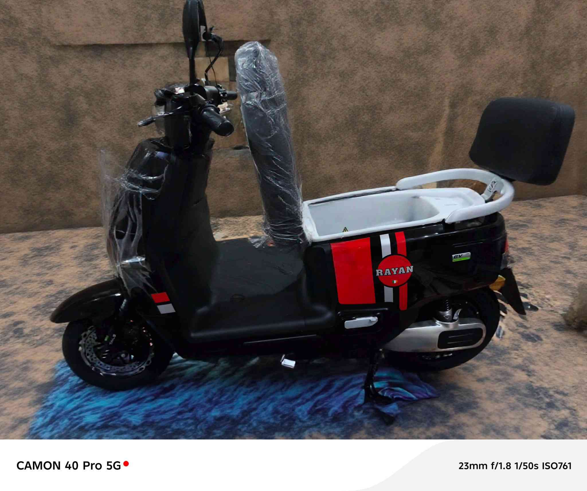 السلام عليكم
دراجة شحن🔋⚡ نوع ريان RAYAN معروفة الدراجة كاملة أي نقص ما بيهة زوج تايرات جديدات كهربائيات كل شي شغال هورن لايت عالي ناصي اشاير كل شي كامل قفل جنطة قفل ستيرن قفل تاير خلفي حساس شغال الشاشة أيضاً شغالة كل الحساسات شغالة بطاريات🔋 شغالات موديل 2025 سرعة الفعلية 55 تحتوي على بصمات عدد 2 سويچات عدد 2 استعمال شهر تقريباً السعر 850 الف دينار عنوان بغداد الزعفرانية 
رقم هاتف📞📱 *********** متوفر واتساب
