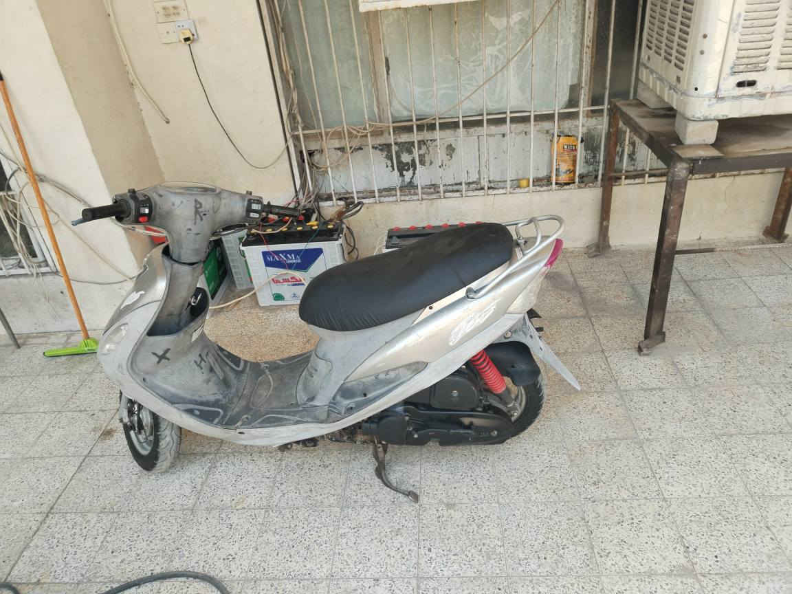 دراجه ماكس منغولي للبيع صاله فتره قليله من نازله من الرمبه بعده كلش نضيفه مامتعوبه السعر 550 مكان الدراجه حله سنتر مدينه رقمي *********** شباب الدراجه حالهه حال الرمبه كلش نضيفه وبل عافيه على اليشتريهه حلة, بابل
