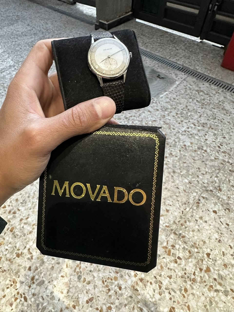 السلام عليكم موفادو  ١٩٤٠      السعر     ٤٥٠$
قطر ٣٦ كوك الساعة 
نضافة تامة 

***********
