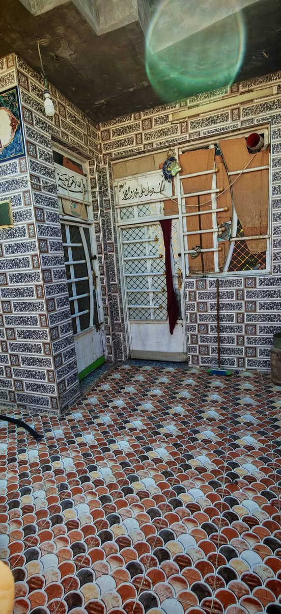 دار للبيع مساحه 140 السعر 68 وبي مجال 
والبيت ساحب عليه قرض اسكان باقي 10 ملاين من ضمن السعر التسديد الشهري 173 الف
استقبال 6×4
غرفتين 4×5
صاله
ومطبخ
و حمام تواليت خارجي
وحمام داخلي 
البيت دبل صب
كله سيراميك الارضيه بورسلين درجه اولى
شارع 10 الحمزه الغربي حي الحسين قرب مدرسه كميل الابتدائيه
*********** بي واتس اب
