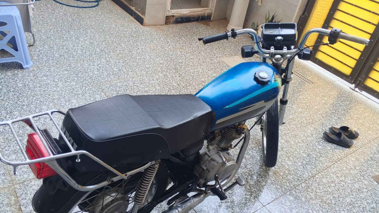 سلام عليكم ارشا كلك للبيع توني مجفتها
مكينه حلوه بس بيها صوت ماعرف شني ..
سعرها 325قفل 
مكاني شطره 
***********
