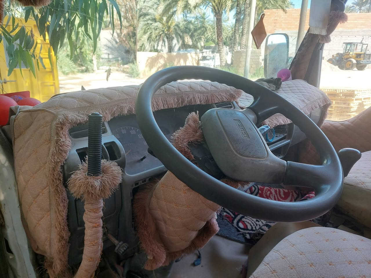 سلام عليكم سياره ازوزه قلاب موديل 95للبيع رقم بغداد جديد باسمي جاهزه للشغل الشراي يتصل ***********

