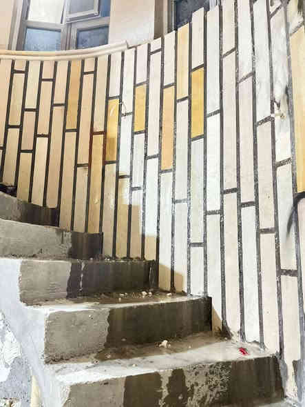 سلام عليكم
اسطه سيراميك متفرغ حاليا 

حجر ديكورات داخليه مرمر 

اشتغل نقد المتر ب 8 جدار ارضيه ب7 

اما اذا اقصاد يختلف السعر 

اكو ب5 واكو ب6 واكو هم ب4 يشتغلون 

والرزق على الله 

***********
