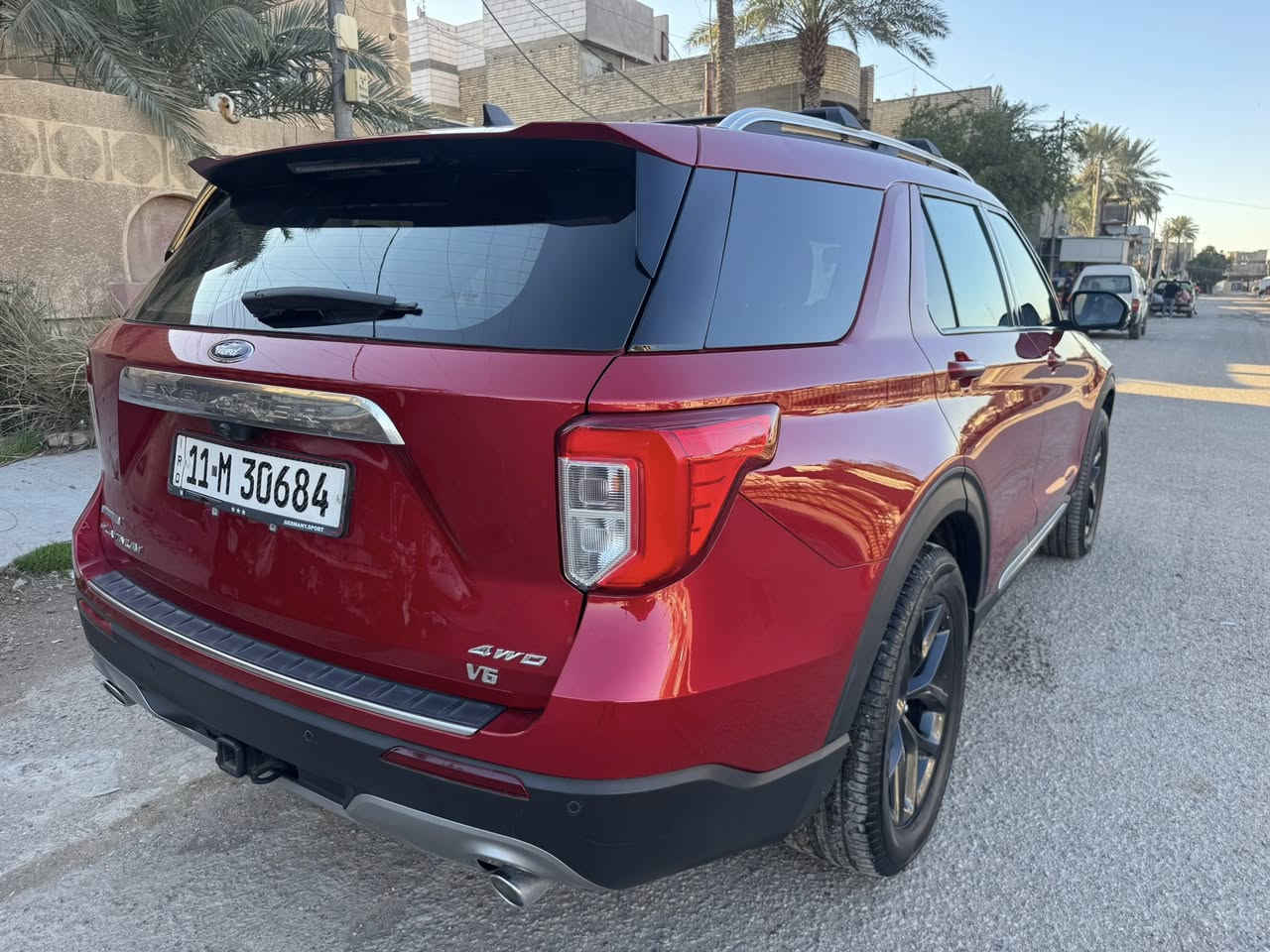 السلام عليكم فورد اكسلبورر 2022 وارد امريكي بيها فقط جاملغ صبغ الباقي مكفول بدون دواخل لا لغد ولا شاصي الفئة بلاتينيوم معروفة مواصفات البلاتينيوم كشنات جلد حار بارد جنطة كهرباء بصمة دخول ذكي من خلال الابواب كشنات ملكية منفصله ستيرن تدفئة تبريد لايت زنون داينمك دوار مع الاستيرن مري شفط كشافات بالدعامية لد خلفي شاشة كبيرة حجم المكينه 6 سلندر هايبرد ذاكرة كشنات بعد هواي مواصفات للاستفسار الاتصال ع *********** السعر ب 240 وبيها مجال كلش بسيط
