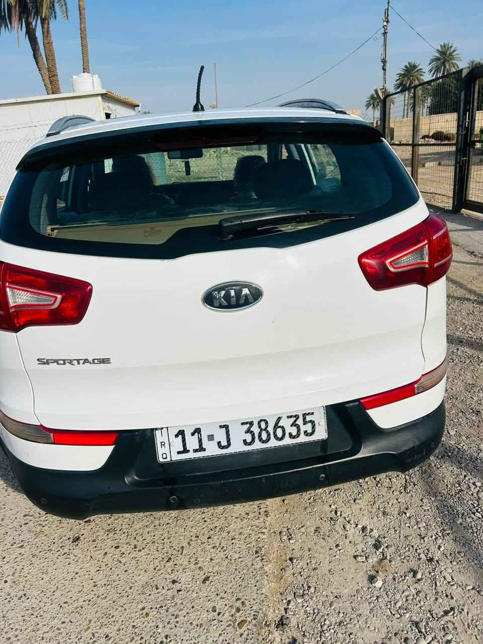 كيا سبوىتج موديل 11خليجي 
بسمي الرقم الجديد وهزة جديده 
مكينه 2000دوش 
تحكمات ستيرن 
بانروما
تبريد ثلج 
تخم تاير 
حساسات ابلاديه 
كامرة بلاديه 
بيهه كم بارد بسيط بدون صبغ ومعجون مكان السيارة بغداد 
السعر 135 بيها مجال 
***********
صاحب السيارة علي شهاب
