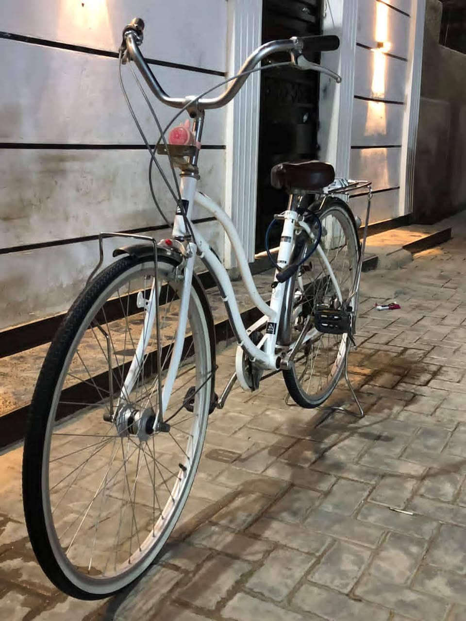 سلام عليكم بايسكل البيع بناتي بطه حجم 27 جديد كله مختم كير 6 نمر وحساس كله شغال ماناقصه برغي العنوان بغداد حي اور سبع قصور 100 وبي مجال 👉 *********** بي واتساب👍
