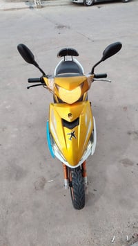 دراجه للبيع  شغاله  كامل   سعره 350 وبيه مجال بسيط 07859858016