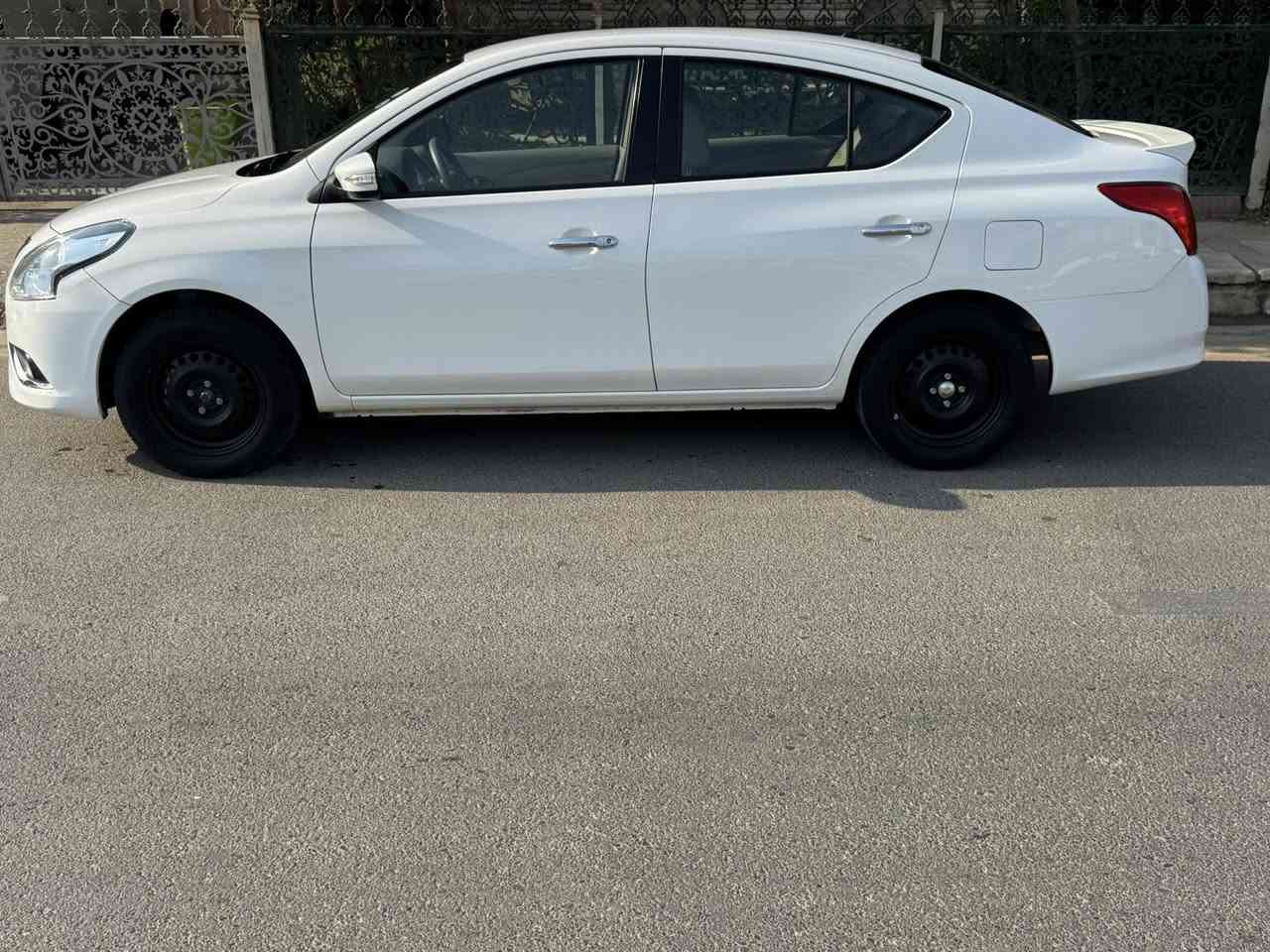 سني هندي 
موديل  ٢٠٢٤
 مكفوله كفاله عامه عده رصعه بصيطه ابهلال الجاملغ الخلفي 
ماشيه ٣٨ الف
اربيل رقم السياره   رقم الهاتف   ***********
السعر  ١٢٣ وبيهه مجال
