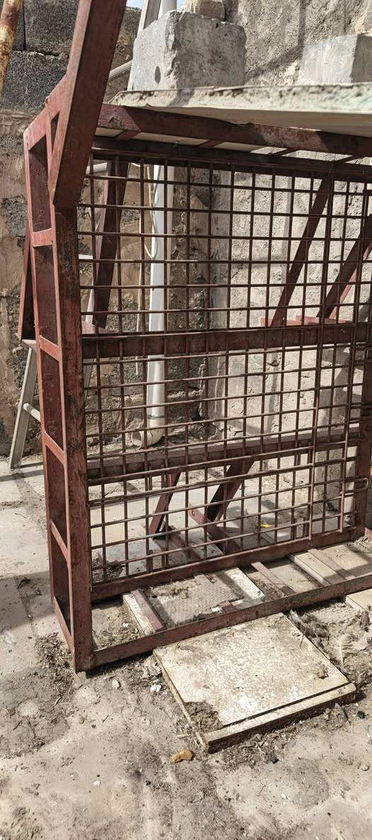 السلام عليكم عربانة للبيع سعر 150 المكان بغداد مدينة الصدر المشتري خاص أو على الرقم ***********
