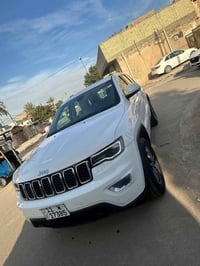 جيب لاريدو 2019خليجيه مكفوله من الحاده بيه ملاحتين بسيطات فول عد الفور...