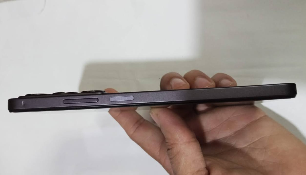 سلام عليكم للبيع او للمراوس بايفون
realme C75
 اللون فيلي او رصاصي مرصع
ذاكرة 256 
ضد الماء والكسر
جهاز جديد جداً 
مكاني الحرية


**إذا كنت صاحب هذا الإعلان وتريد حذفه لأي سبب، رجاءا أرسل رسالة إلى الدعم الفني**