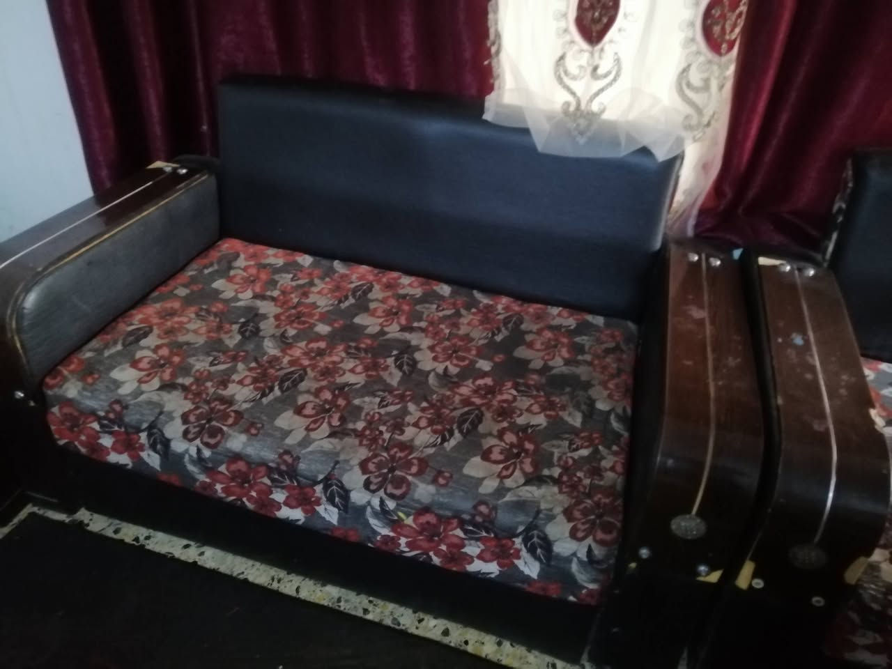 غراض بيت للبيع بعقوبة ***********
