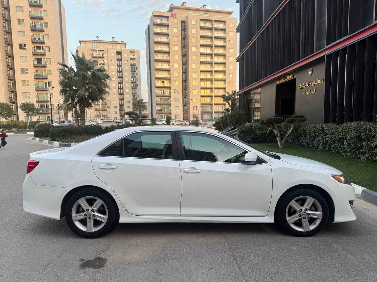 Camry 2013
کامری ٢٠١٣  ئەمریکی 
مواسەفات se
کلین تایتڵ  
تەنها دوو پەڵە بۆیاخی هەیە 
گێر و مەکینەی نەکراوەتوە 
١٠٨ هەزار رۆیشتووە 
مەکینە ٢.٤ چوار پستۆن
سەنەوی بەسەر جووە 
*********** السليمانية, العراق
