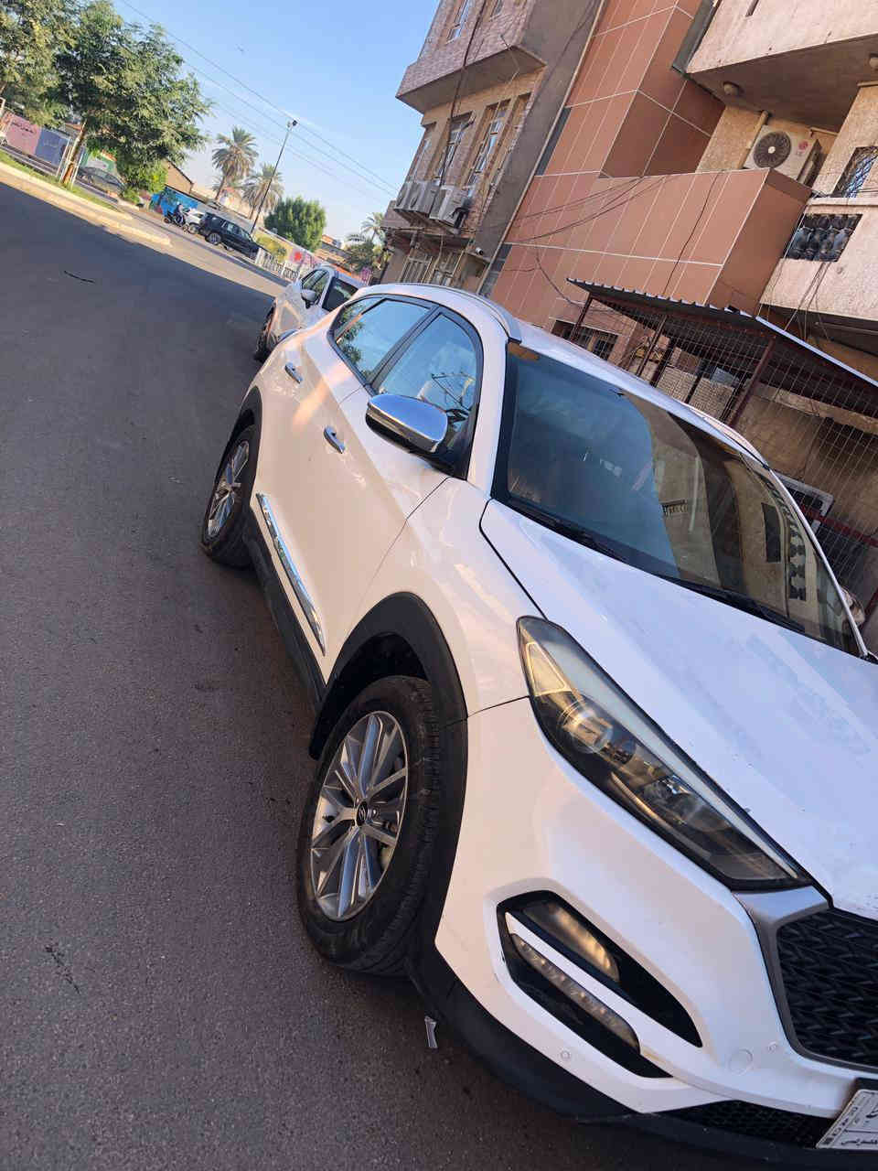 توسان 2018
خليجي  خليجي
سياره. مبدل عرقجين قماره مصبوغه عام
سونر  بالمنشور موضح كلشي
جاهزه سياره 
ماشيه 145 كيلو
سعر 140 
مكان سياره بغداد عطيفيه 
استفسار اتصل ‭0771 294 0952
