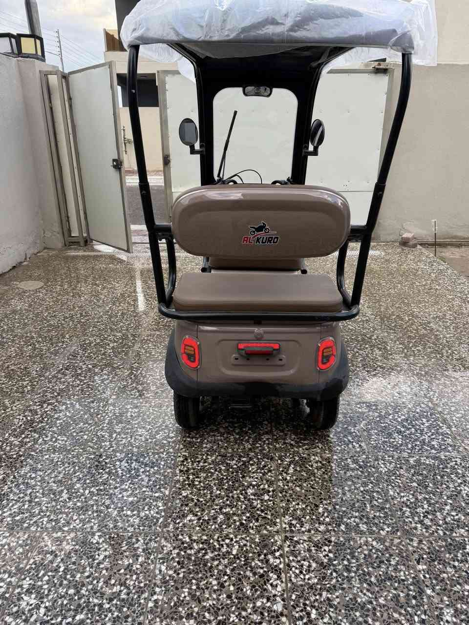 السلام عليكم من رخصة الادمن
دراجه شحن جديده للبيع  / ثلاث مقاعد / ثلاث عجلات / الدراجه  قماره بلادية 
السعر مليون وربع 1.250.000 
الاتصال ***********
