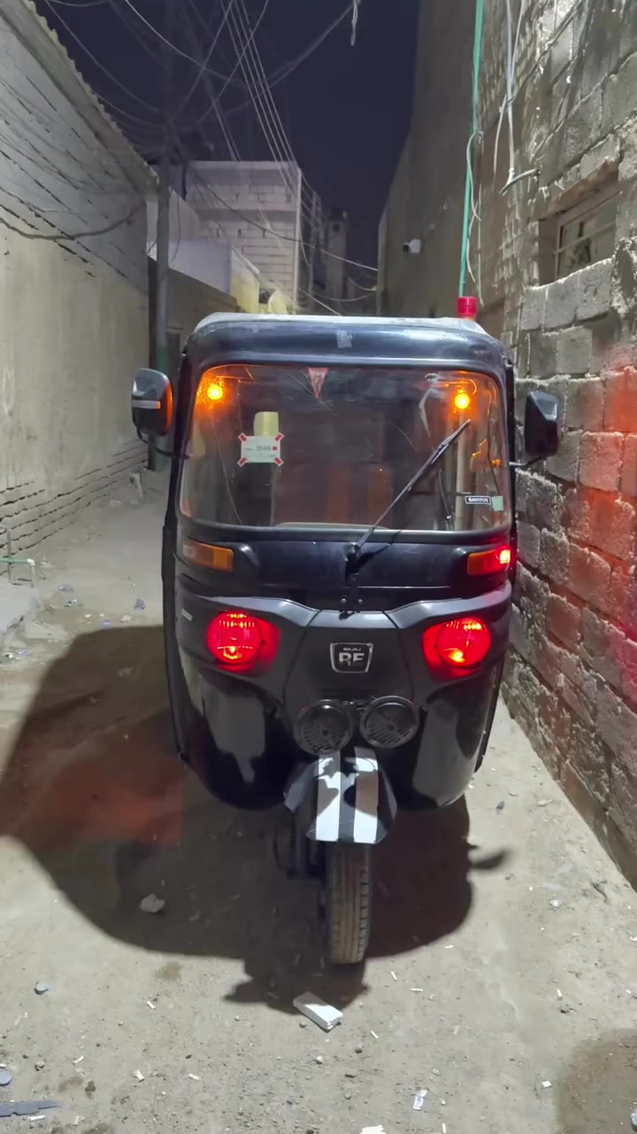 السلام عليكم تكتك سوده مديل2022 تكتك كامله من كلشي مكينه ما مفتوحه بس مبدل كلجات وبوشه زنجيل رقم وسنويه نكليزه بس راعيها ماندل مكانه بل حله راعيها ماندله 
سعر مناسب


**إذا كنت صاحب هذا الإعلان وتريد حذفه لأي سبب، رجاءا أرسل رسالة إلى الدعم الفني**