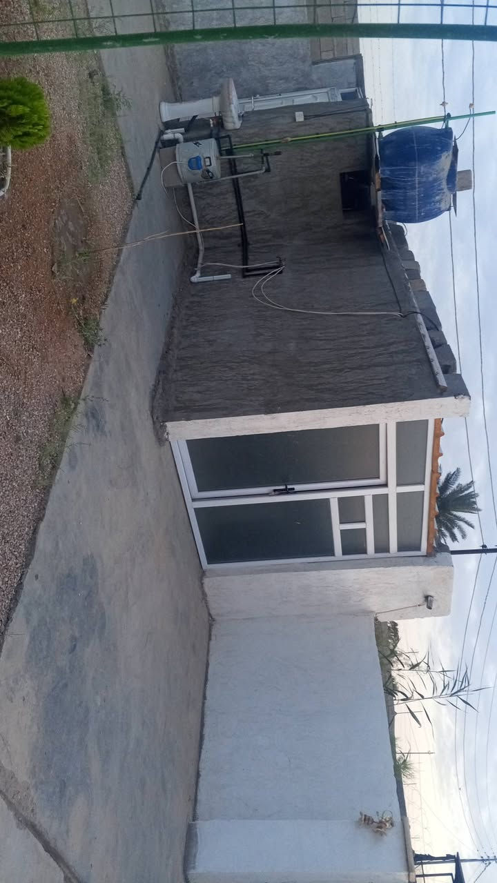 السلام عليكم متاح  قطعه ارض للبيع مساحته 250 متر في منطقه قنان مسيجه بلوك تحتوي على غرفه وصحيات واصلها كهرباء وماء وترهم مكان ترفيهي  للستفسار الاتصال على الرقم ‏‪***********‬‏
