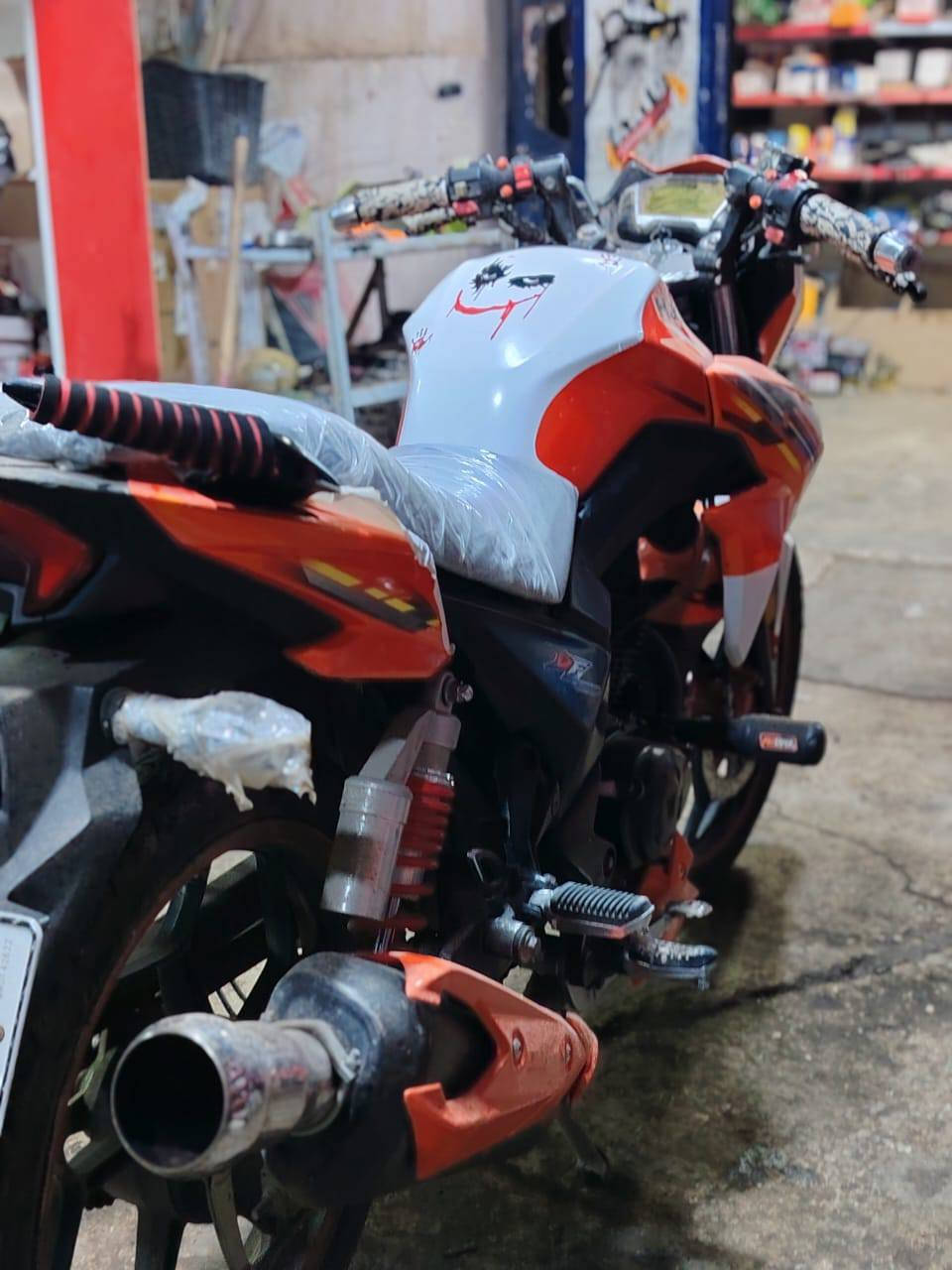 السلام عليكم 
للبيع او مراوس حسب القناعة 
هاوجي DF  موديل 2019مسجل لوحة انكليزي
 نظافة كما موضح بالصور 
كامل مكمل السعر 2300 وبي مجال الاستفسار
***********
