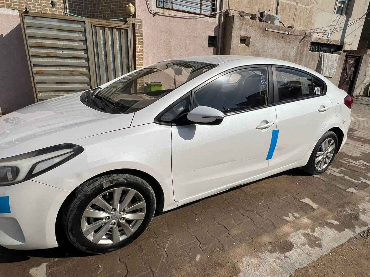 سيراتو ٢٠١٧
مواصفات نص فول 
تحكم ستيرين 
مثبت سرعه 
شاشه ايياد 
السياره كفاله ماعدا بارد بيه بصوب سايق مبين بل الصور 
كير ومحرك وحداديه تبريد كفاله 
العنوان النجف  حي القادسيه
ماشيه ٢٠٠ الف 
السعر ١٢٨
***********
