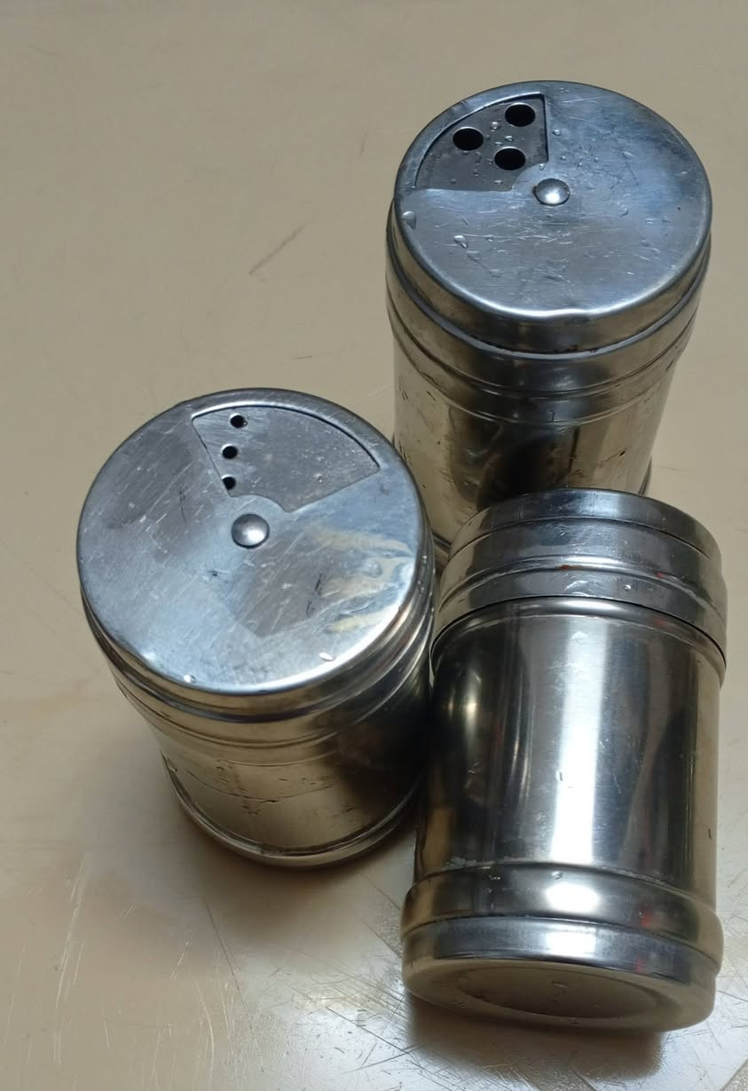 سلام عليكم غراض كافتريا للبيع مستعجل عليهن ابيعهن كلهن سوه مكاني الديوانية قضاء المهناويه  تعال خاص وتدلل او اتصال على رقم  ‏‪***********‬‏
