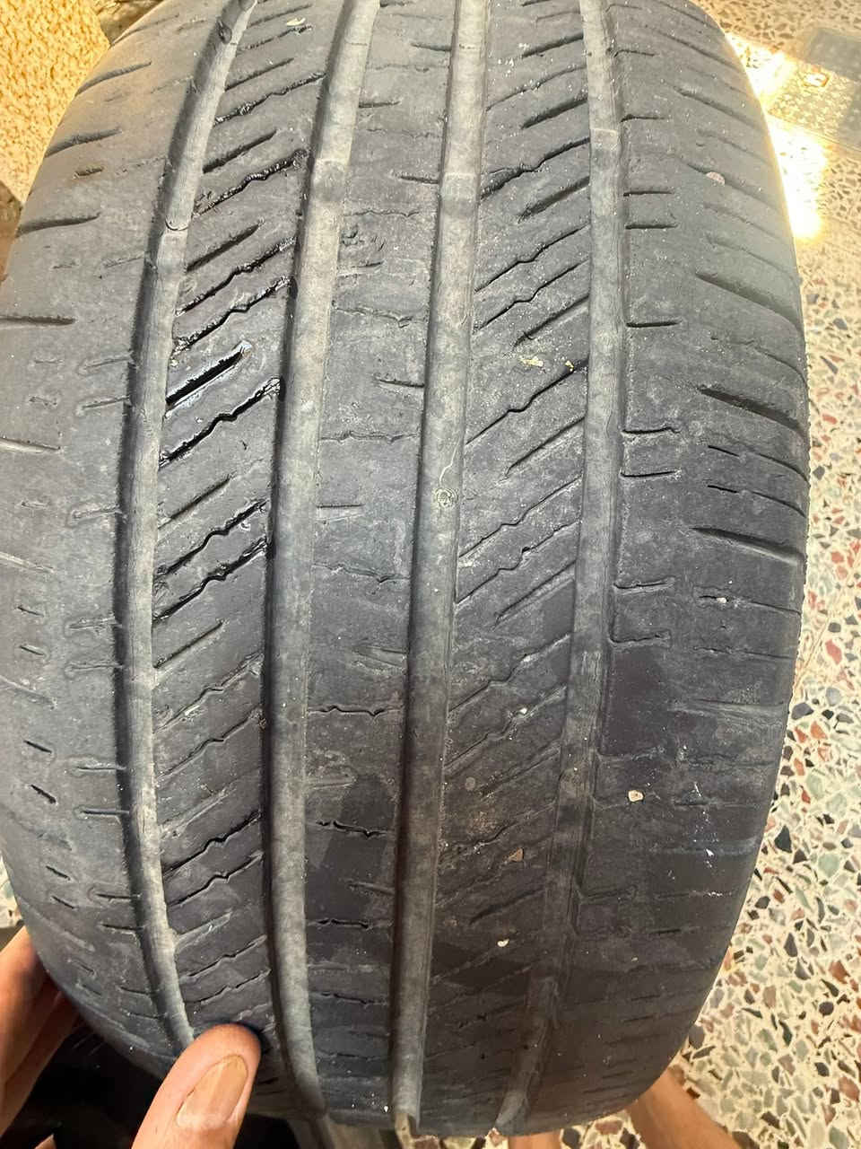 زوج تايرات. نظيفات. ***********
