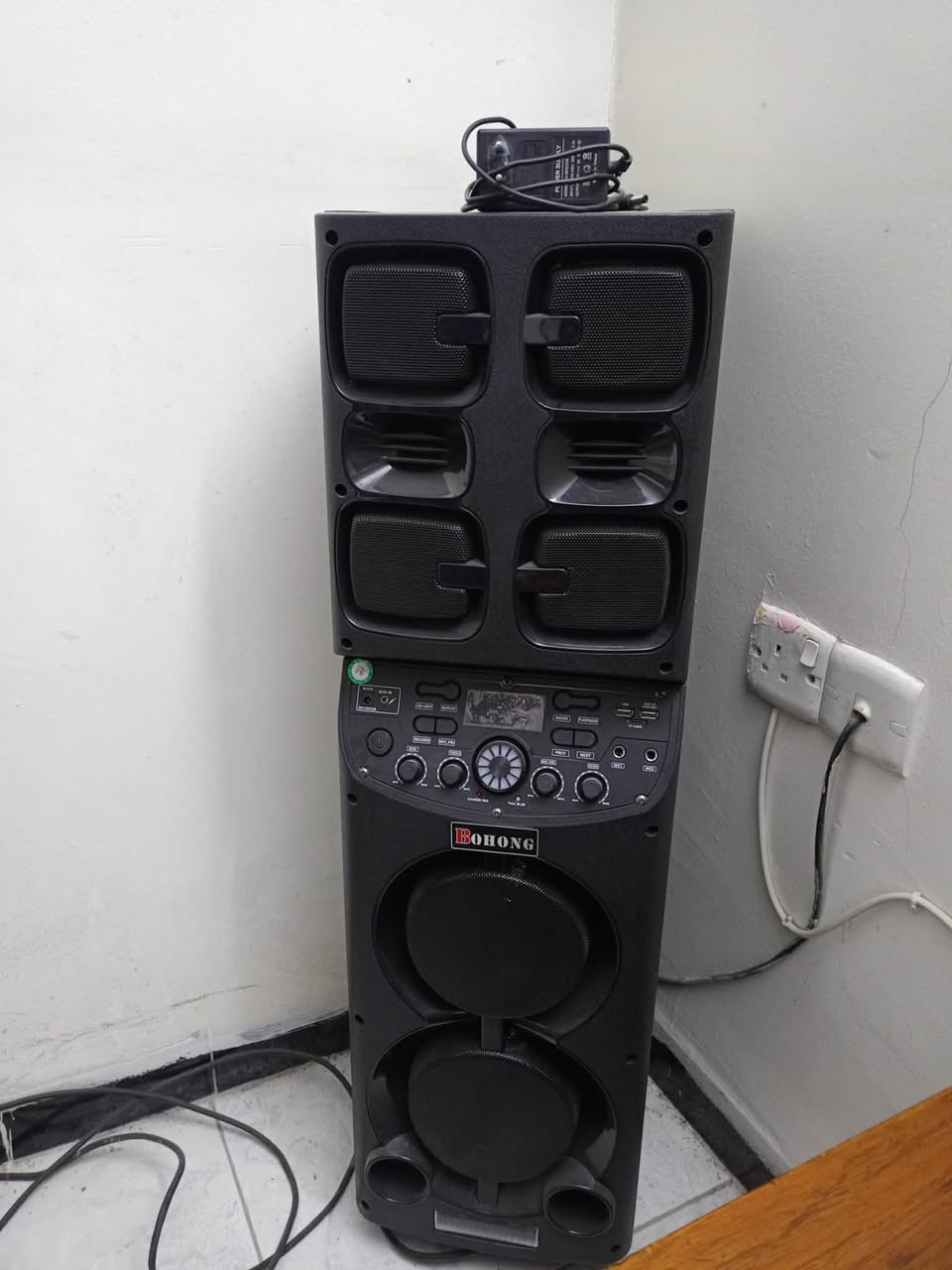 مستخدم قليل 
السعر 180 الف 
بغداد الاتصال علئ الرقم ***********
