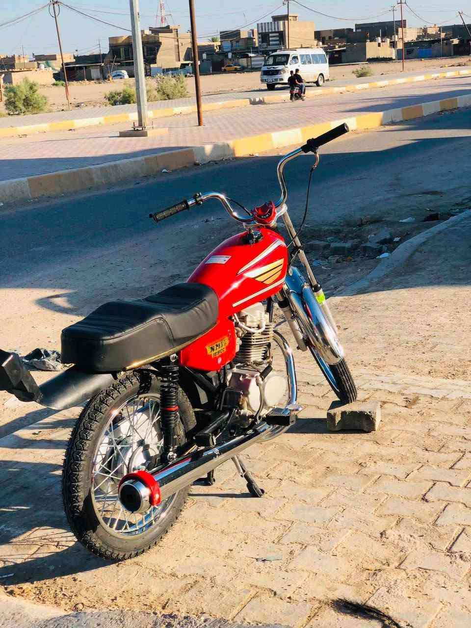 السلام عليكم دراجه للبيع موديل ٢٠شاصي ومكينه ارشه مكينه مامفتوحه  وغراض نامه شلامجه الدراجه خير من الله اوراق اصولي السعر 300 وبيه مجال وبيها مجال  الشراي يتصل عله هاذا الرقم ***********
