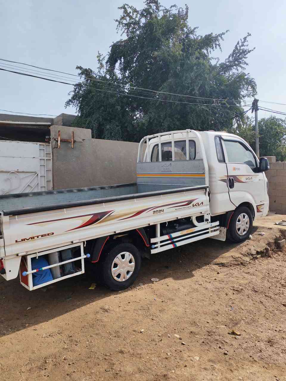 كيا بنگو للبيع مكفول كفاله عامه مديل 2024 نضيفه ماشيه 24الف الرقم ***********
