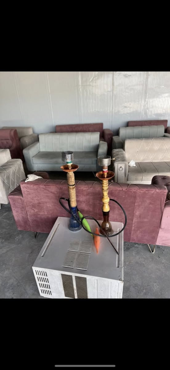 ٢٠نركيله 
شوايه همبركر
ميز خشب ٣متر بلوك اسود الثخين 
مطفايات جكاير وحريق 
منضده بلباكيت ما ملعوب بيه 
هذا رقمي كلشي بسعره واليريد يخابر ويدلل بسعر ***********
