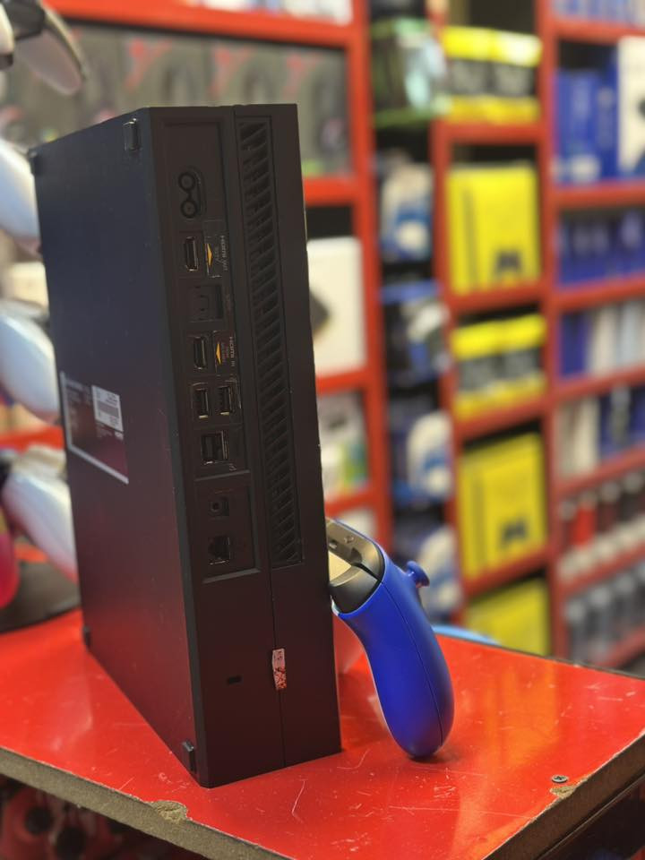 اكس بوكس وان فات نضافة 90/100
هارد 500 
كامل ملحقات 
السعر 110 الف اوبي مجال
دبل جوسيتك وايرلس
للتواصل  ***********
