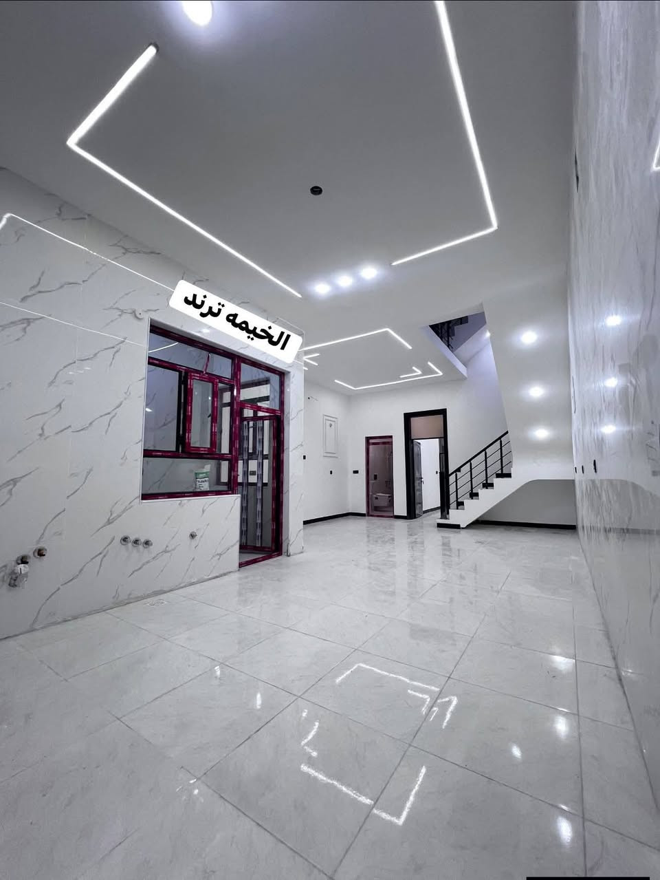 جبنالكم 🫵بيت 🏠العمر👌
دار للبيع مساحه 150 متر 
حي الجهاد مربع ديوان مخابرات 

خمس غرف نوم 😴 
كراج حديقه صاله مطبخ حولي مع صاله داخليه 

وغرفه نوم 🛌 في الطابق الأرضي 

الطابق الثاني 
ثلاث غرف نوم مع حمام 🛁 

طابق ثالث 
غرفه بيتونه صطح للاستفسار 👇
***********
